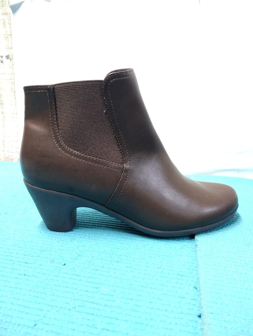 Easy Spirit Women's Chelsea Ankle Bootie Side Zip 6.5